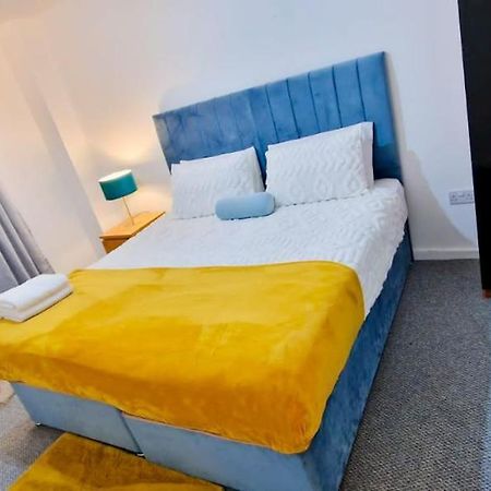 Lovely 2-Bedroom Apartment, Free Parking Manchester Luaran gambar