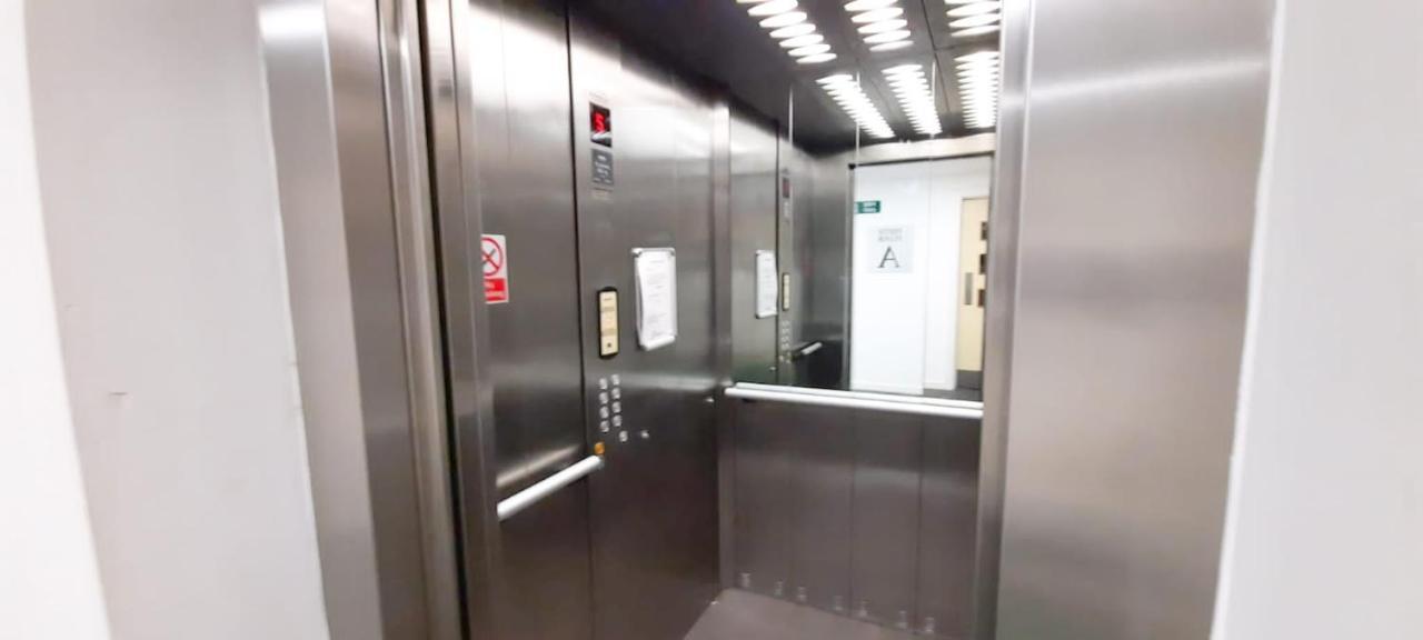 Lovely 2-Bedroom Apartment, Free Parking Manchester Luaran gambar