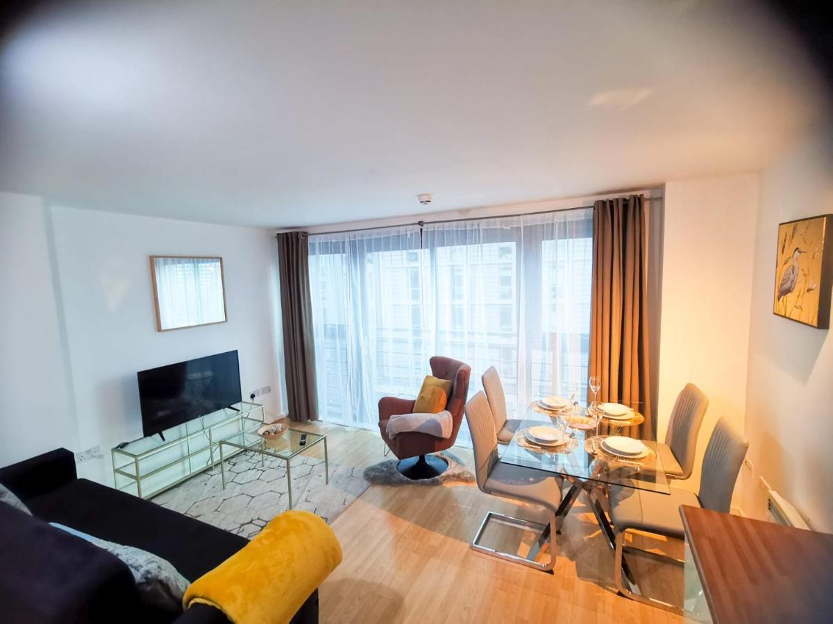 Lovely 2-Bedroom Apartment, Free Parking Manchester Luaran gambar