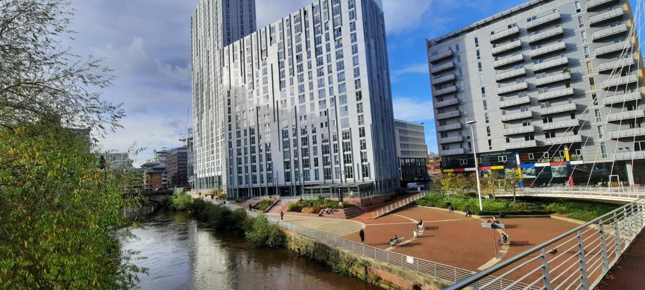 Lovely 2-Bedroom Apartment, Free Parking Manchester Luaran gambar
