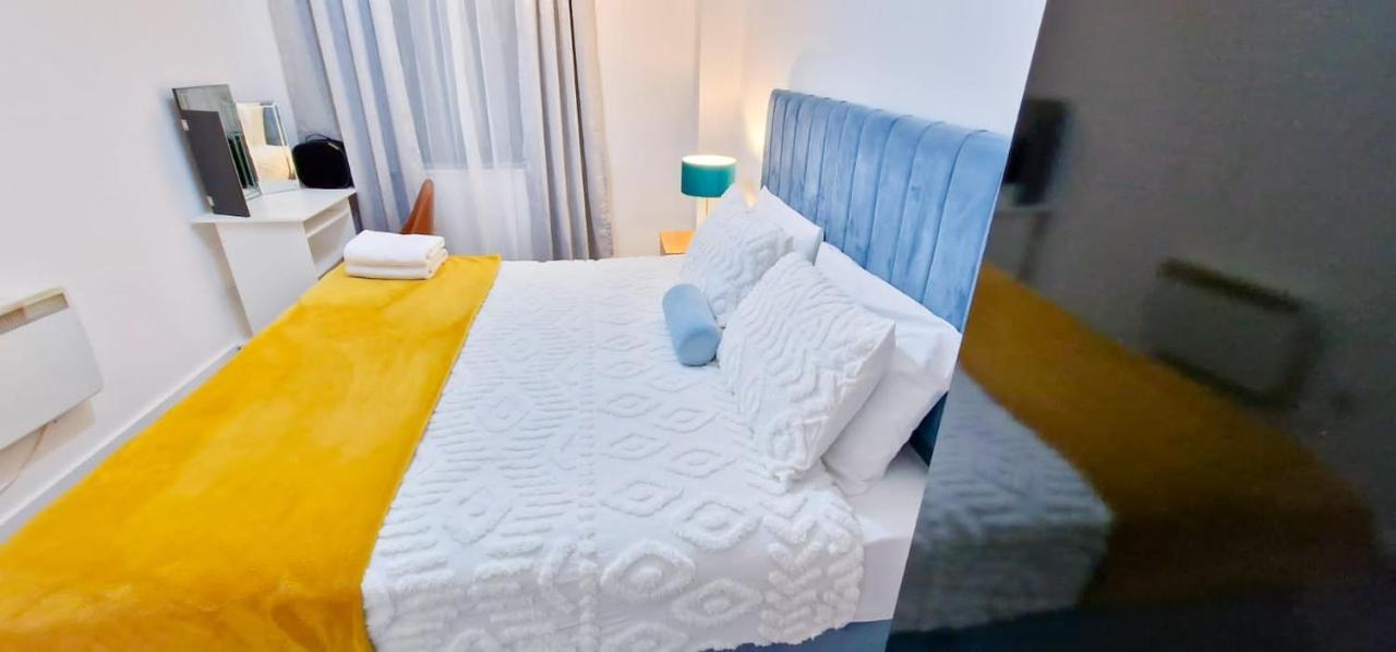 Lovely 2-Bedroom Apartment, Free Parking Manchester Luaran gambar